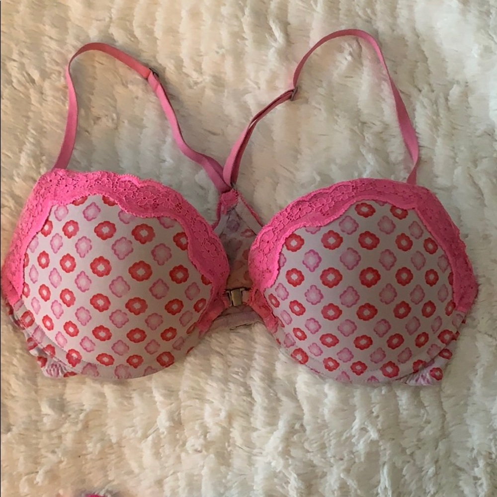 32 D Gilly Hicks racerback bra